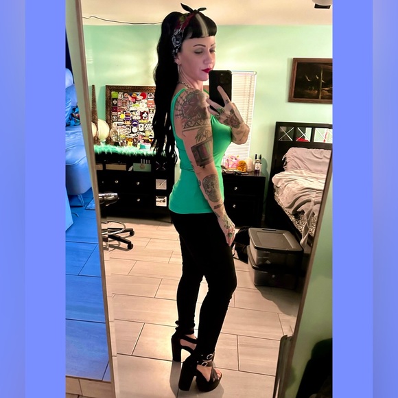 Meet your Posher, Casey - Picture 2 of 2